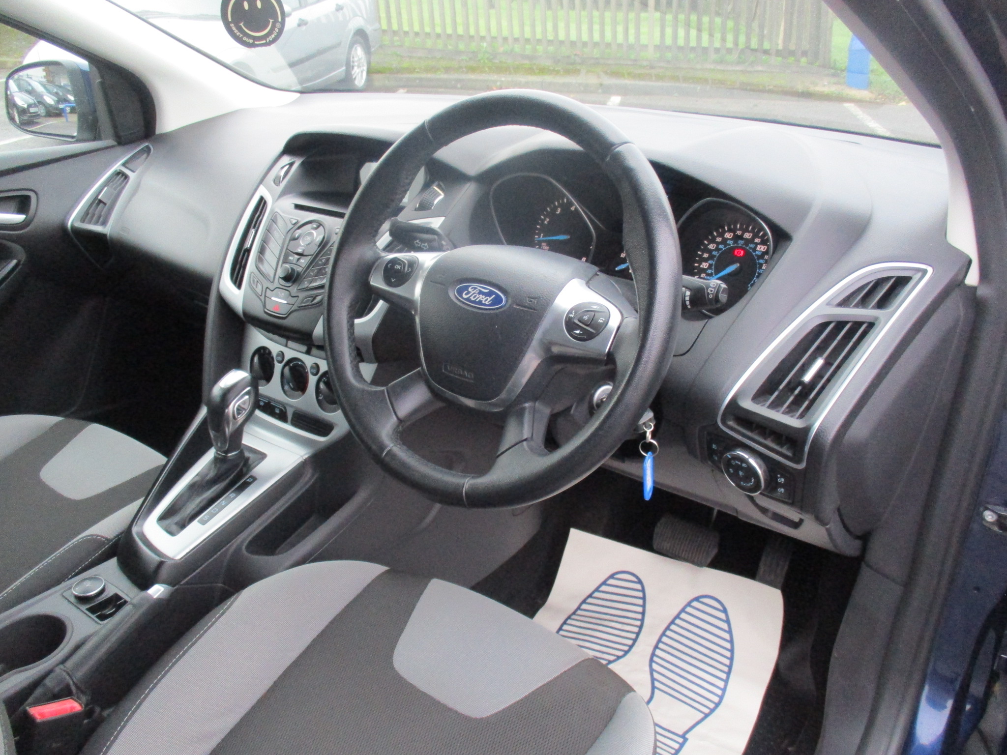 FORD FOCUS 1.6 ZETEC (AUTO) 2013
